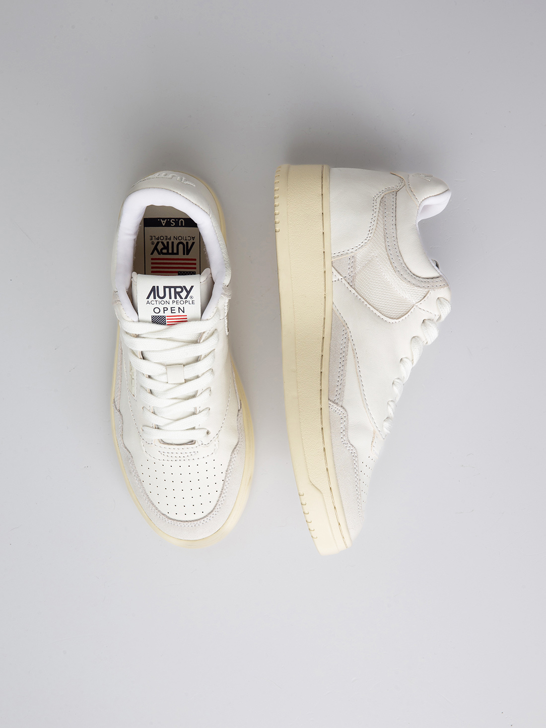 Detailansicht von Sneaker aus Leder von AUTRY