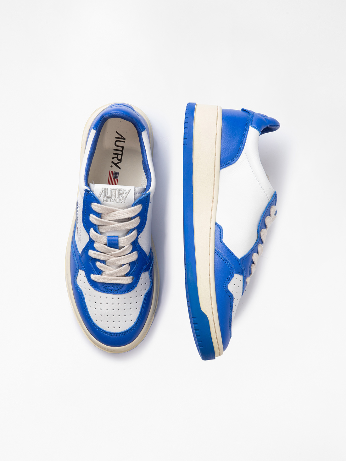 Detailansicht von Sneaker aus Leder von AUTRY