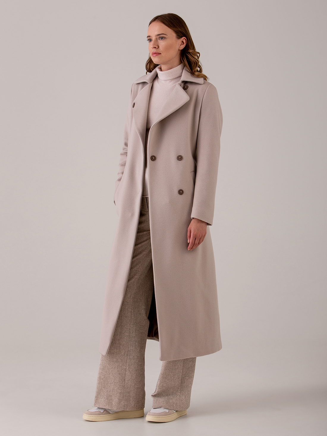 Detailansicht von Wollmantel mit Gürtel von HERNO