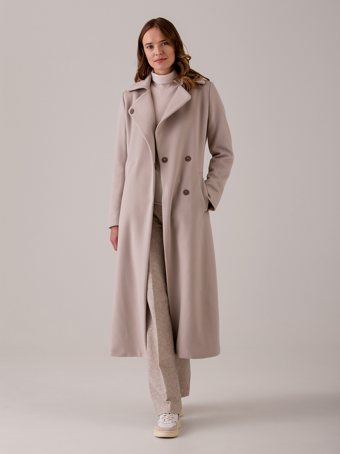 Detailansicht von Wollmantel mit Gürtel von HERNO