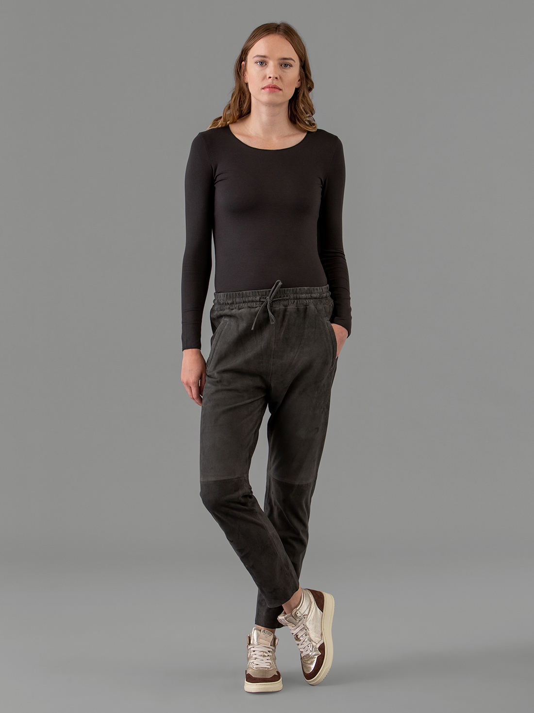 Detailansicht von Velourlederhose von OAKWOOD