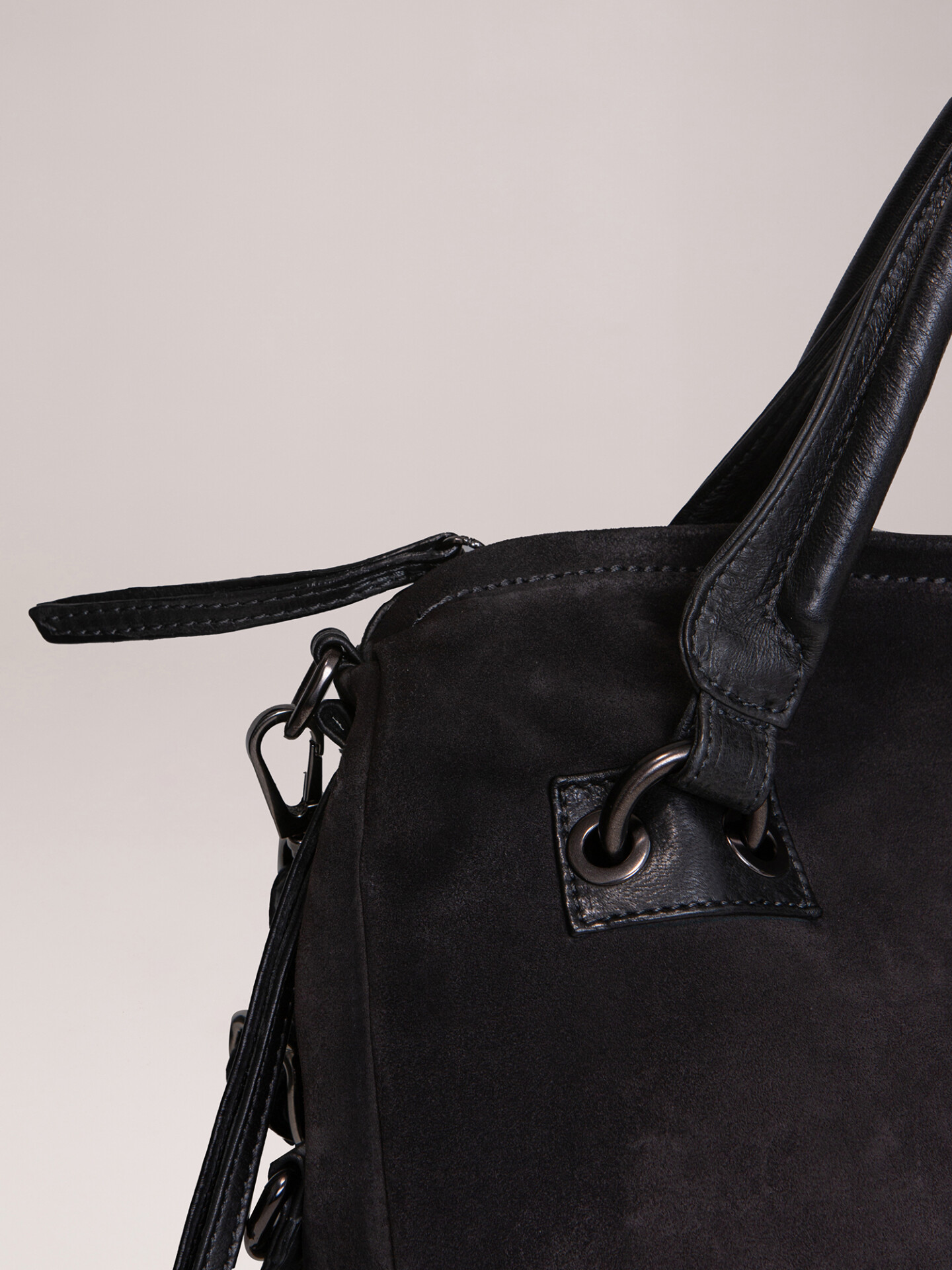 Detailansicht von Handtasche aus Leder von REPTILE’S HOUSE