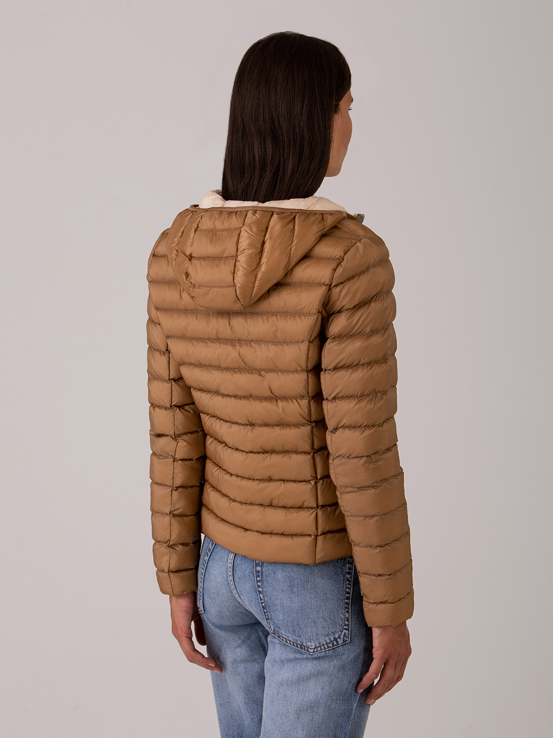 Detailansicht von Steppjacke von NO. 1 COMO
