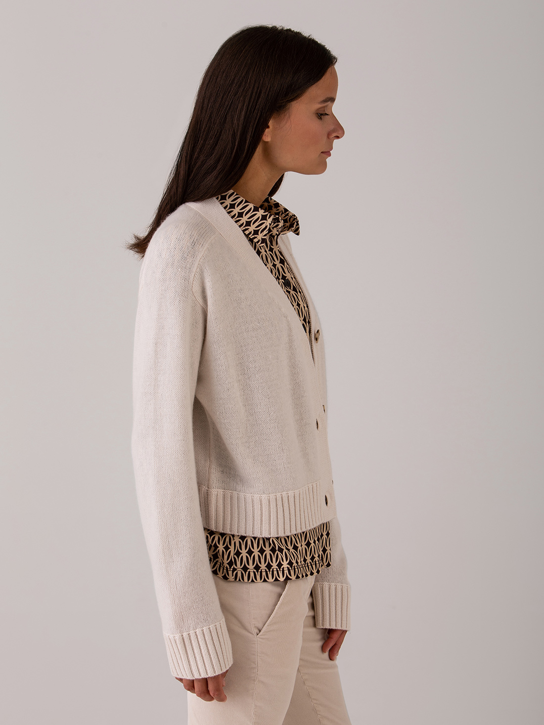 Detailansicht von Strickjacke aus Wolle von DANIELS