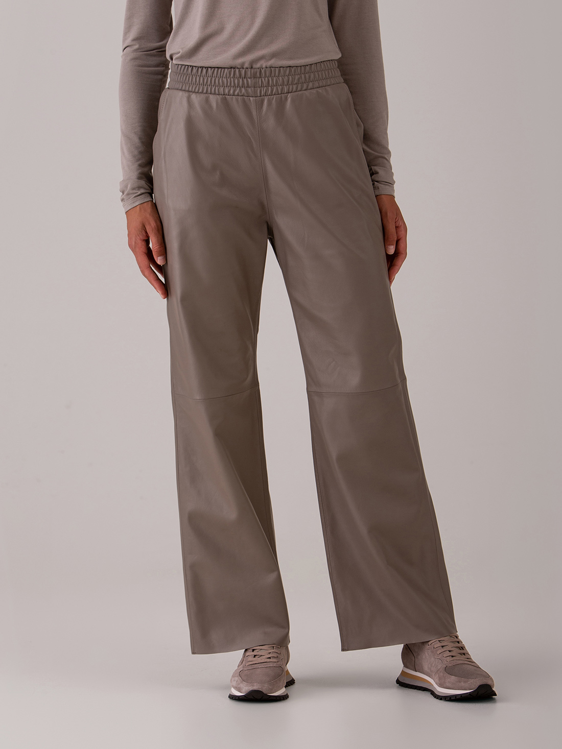 Detailansicht von Weite Nappalederhose von OAKWOOD