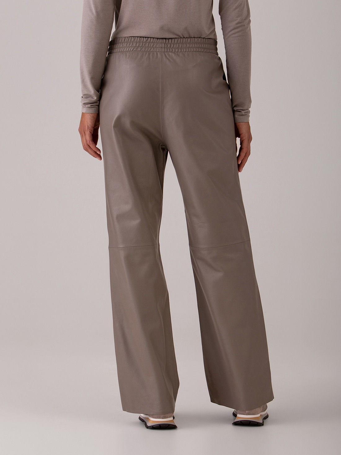 Detailansicht von Weite Nappalederhose von OAKWOOD