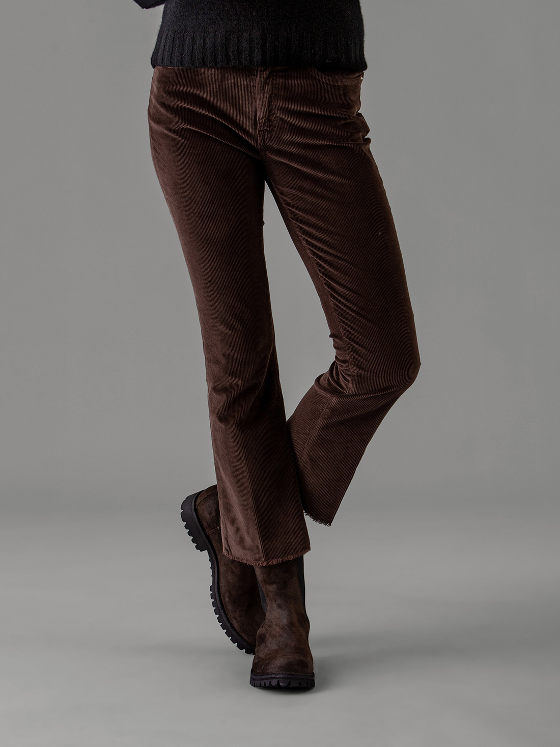 Detailansicht von Flared Cordhose von NINE IN THE MORNING