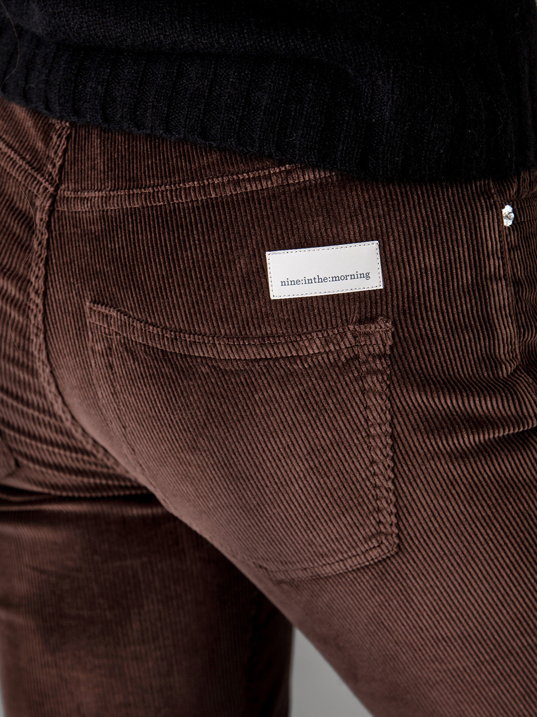 Detailansicht von Flared Cordhose von NINE IN THE MORNING