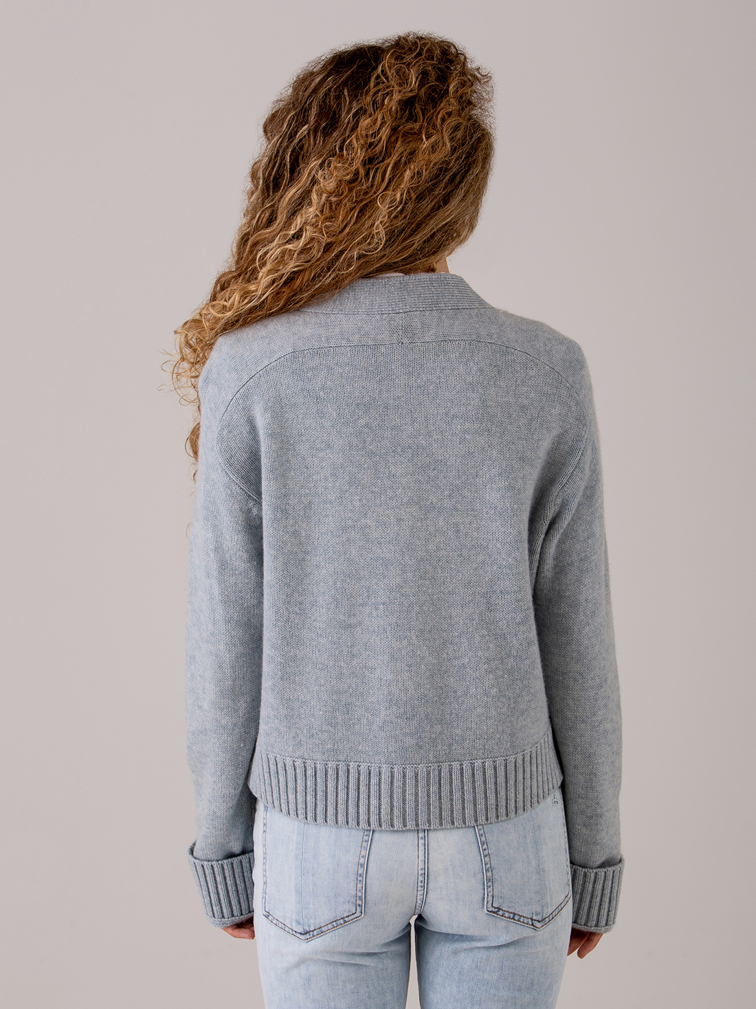 Detailansicht von Strickjacke aus Wolle von DANIELS