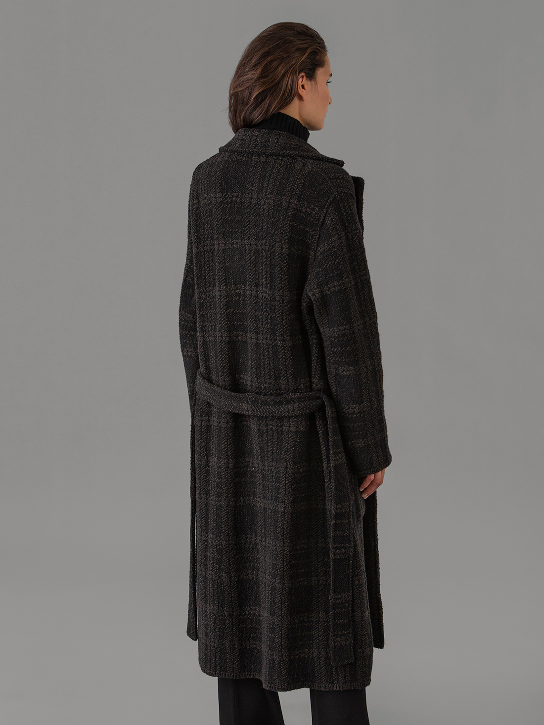 Detailansicht von Strickmantel von SIYU