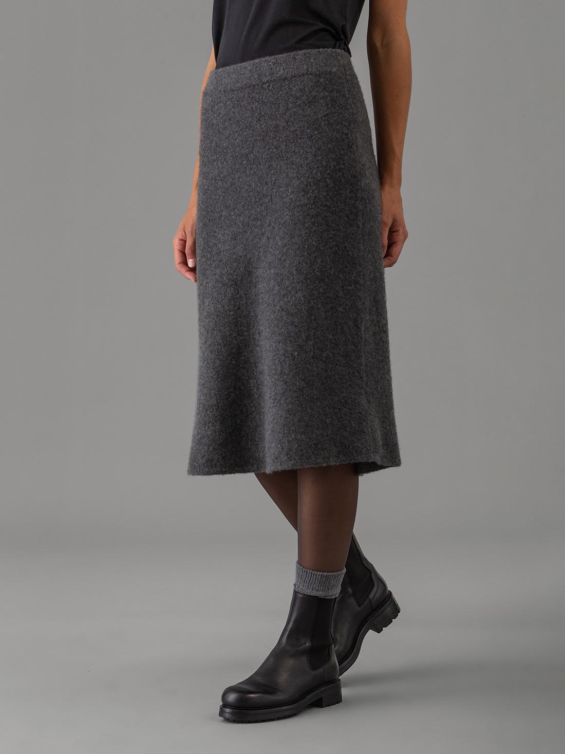 Detailansicht von Midi-Rock aus Cashmere von DANIELS