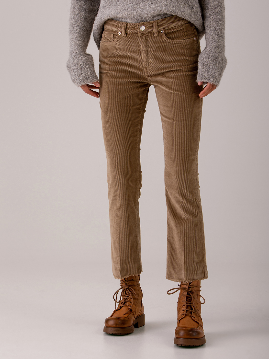 Detailansicht von Flared Cordhose von NINE IN THE MORNING