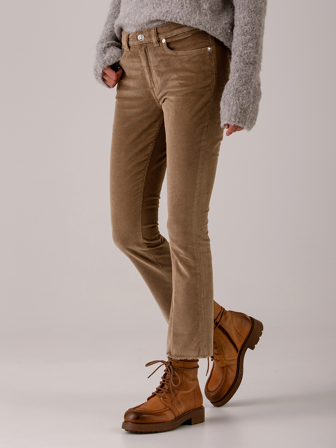 Detailansicht von Flared Cordhose von NINE IN THE MORNING