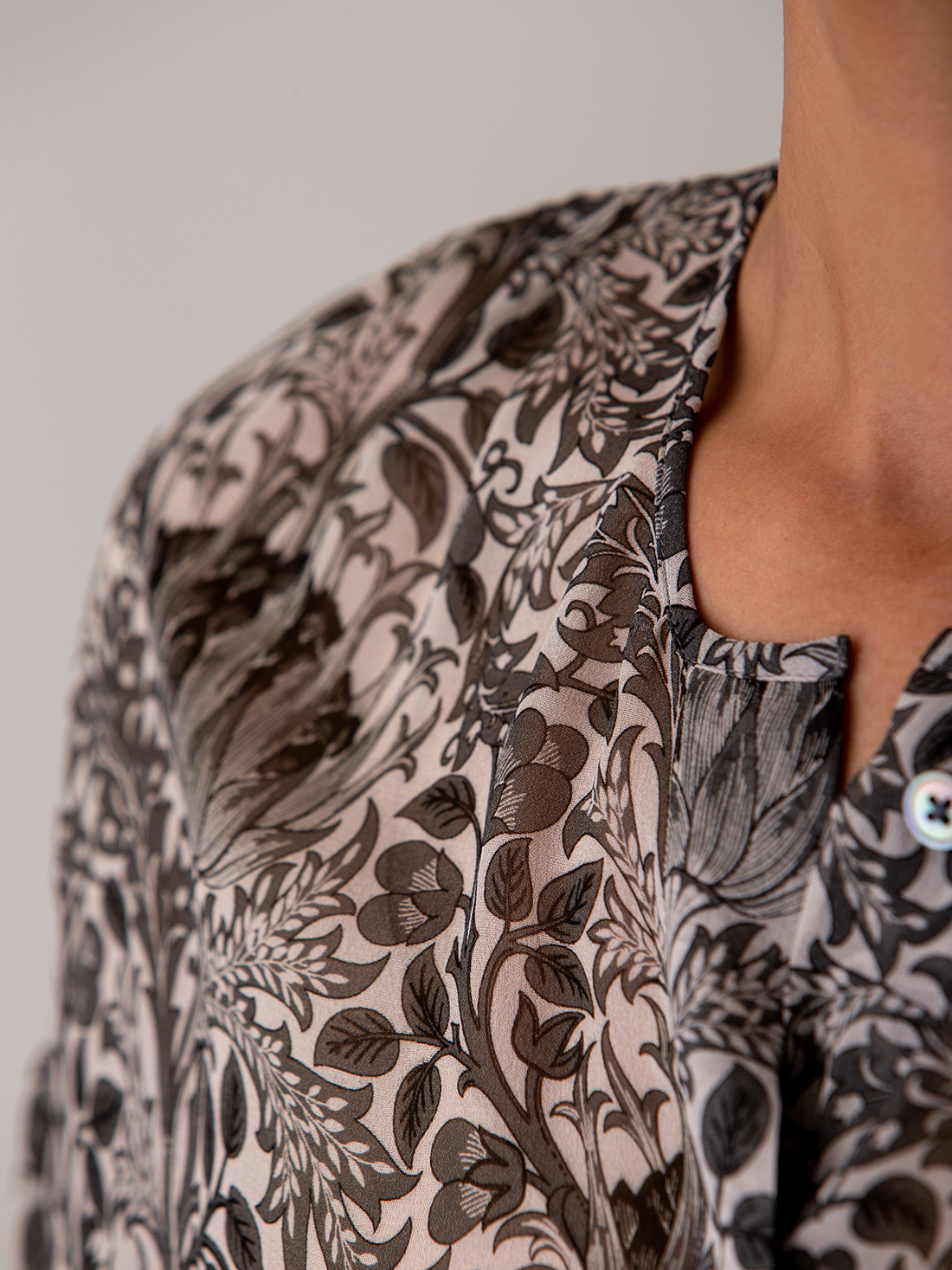 Detailansicht von Gemusterte Bluse von DRYKORN