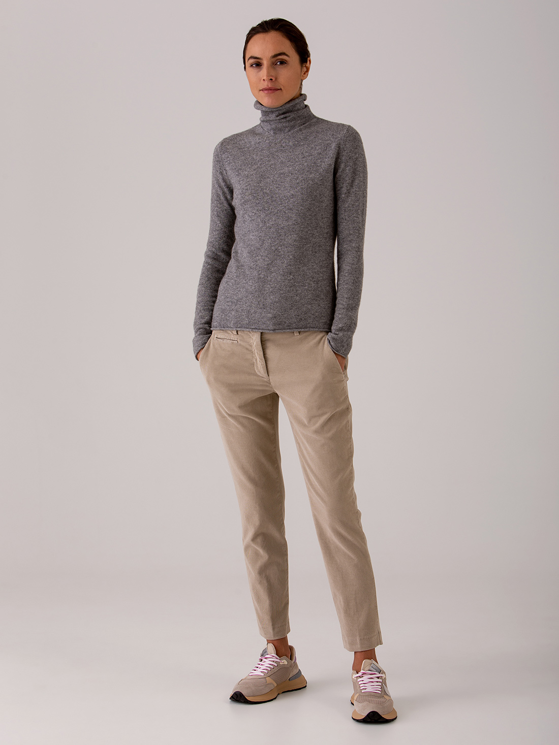 Detailansicht von Chinohose aus Cord von DONDUP