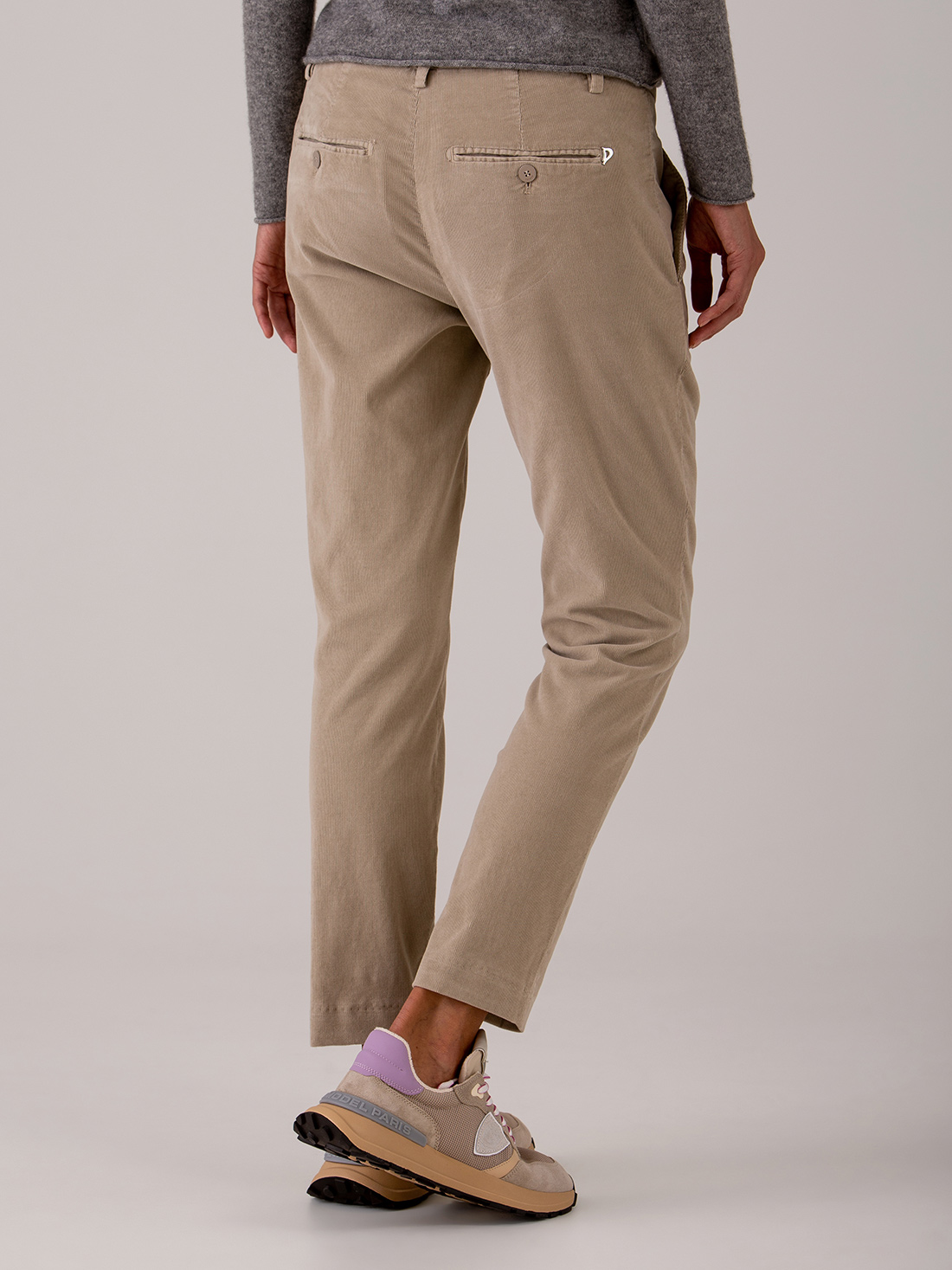 Detailansicht von Chinohose aus Cord von DONDUP