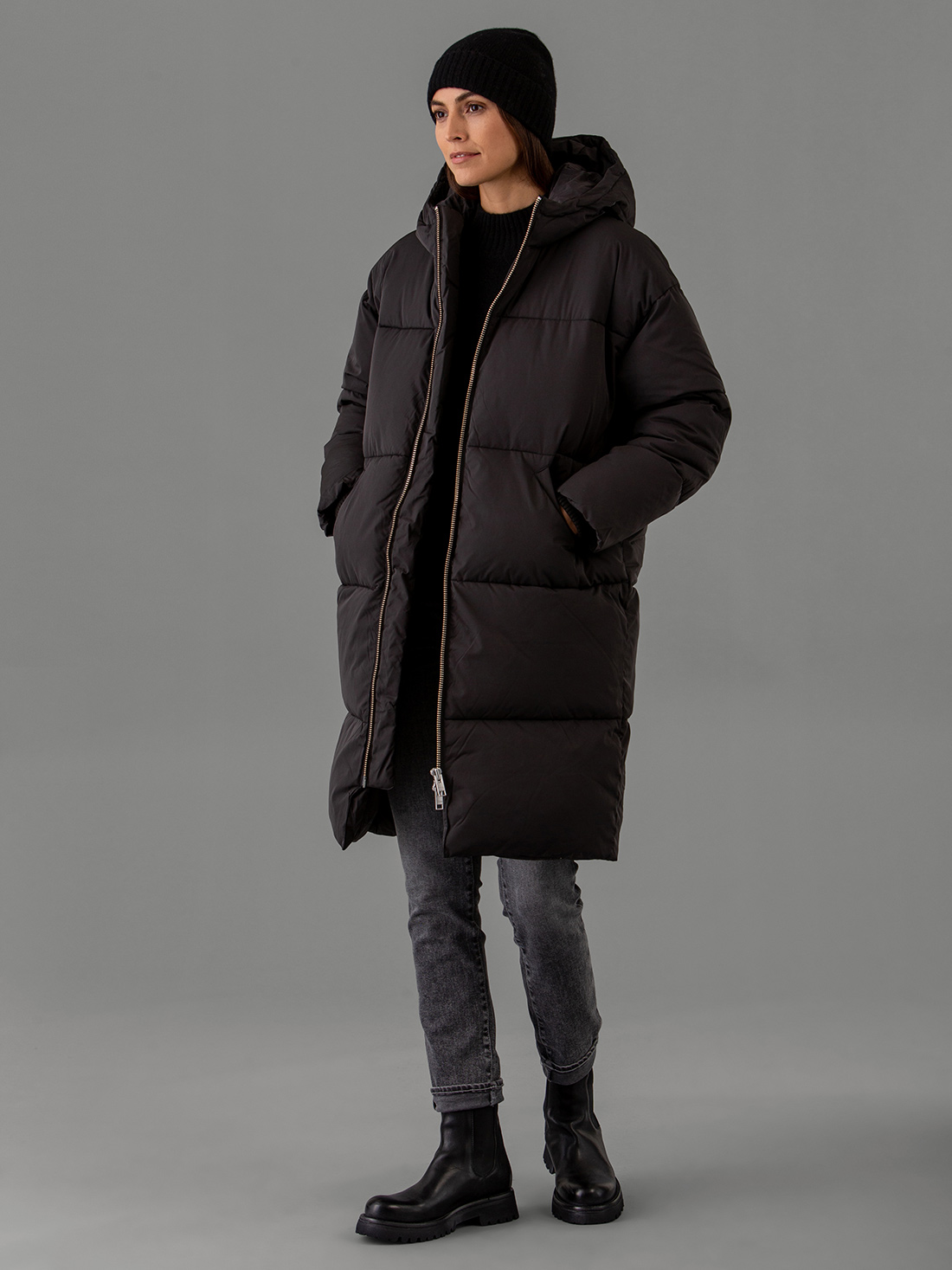 Detailansicht von Steppmantel von EMBASSY