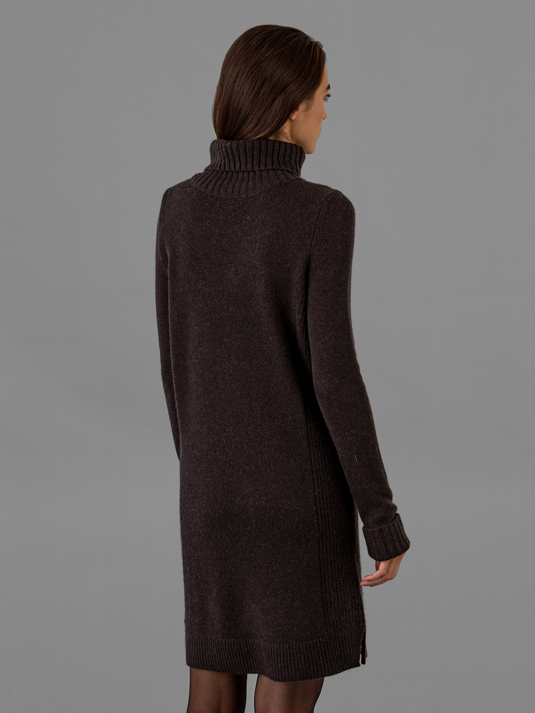 Detailansicht von Midi-Strickkleid aus Wolle von DANIELS