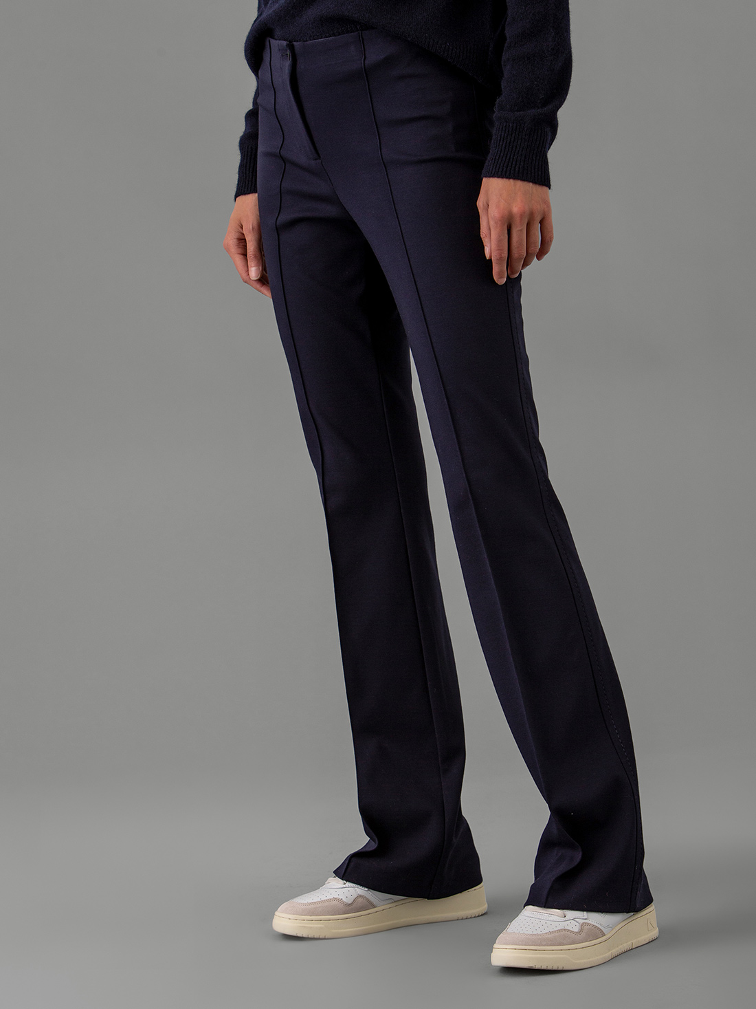 Detailansicht von Weite Hose mit Bundfalte von CAMBIO