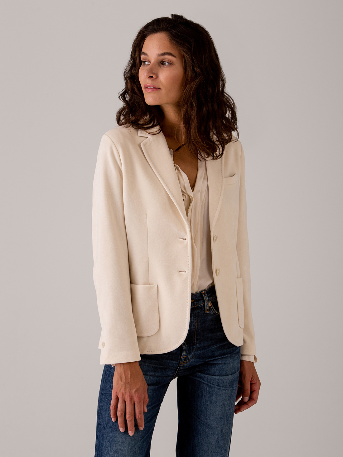 Detailansicht von Samtblazer aus Baumwolle von CIRCOLO