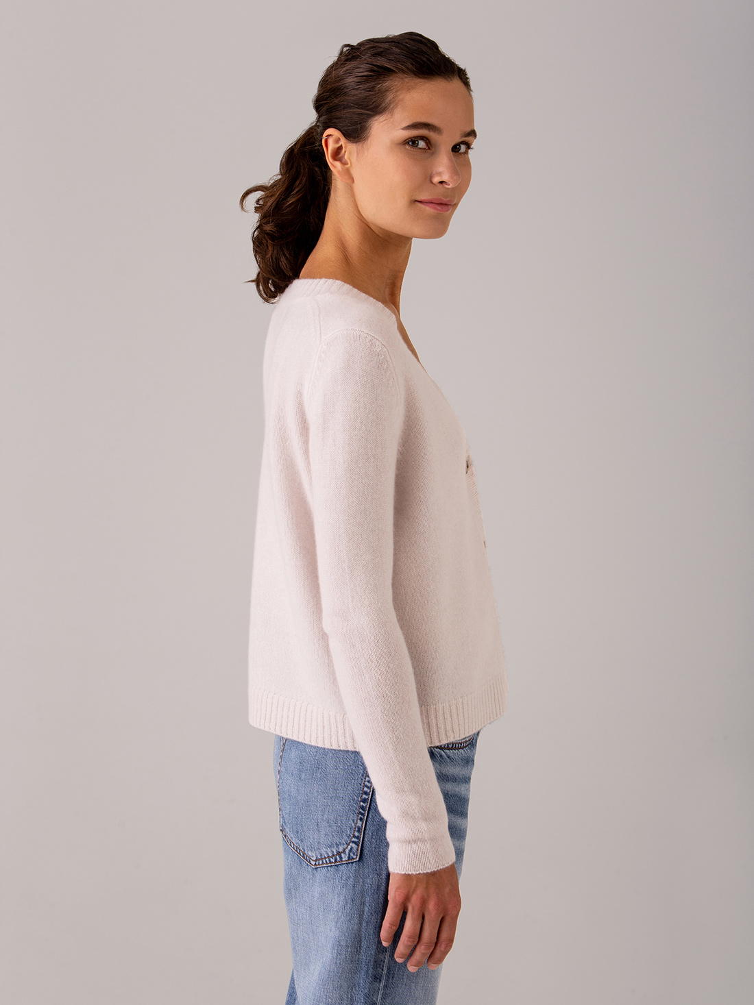 Detailansicht von Strickjacke aus Cashmere von DANIELS