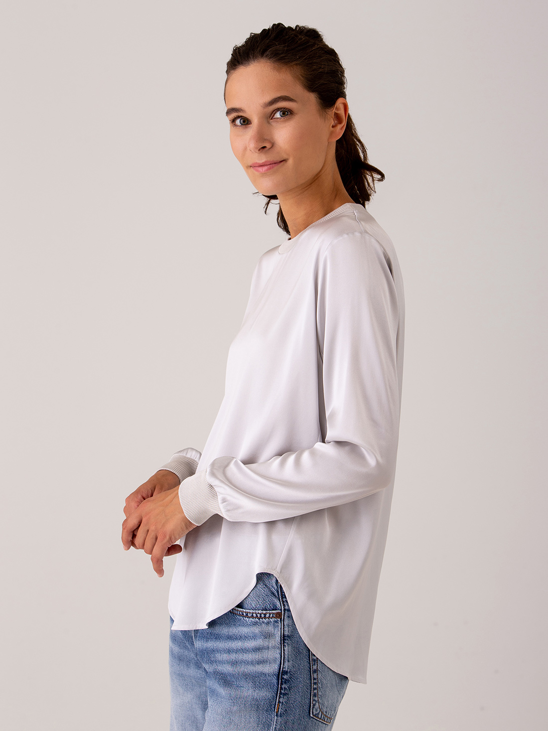 Detailansicht von Seidenbluse von HER SHIRT