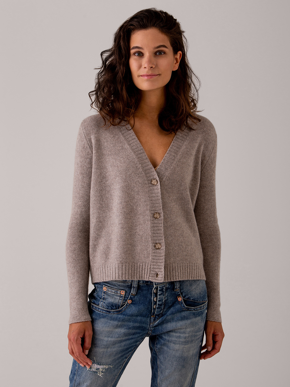 Detailansicht von Strickjacke aus Cashmere von DANIELS
