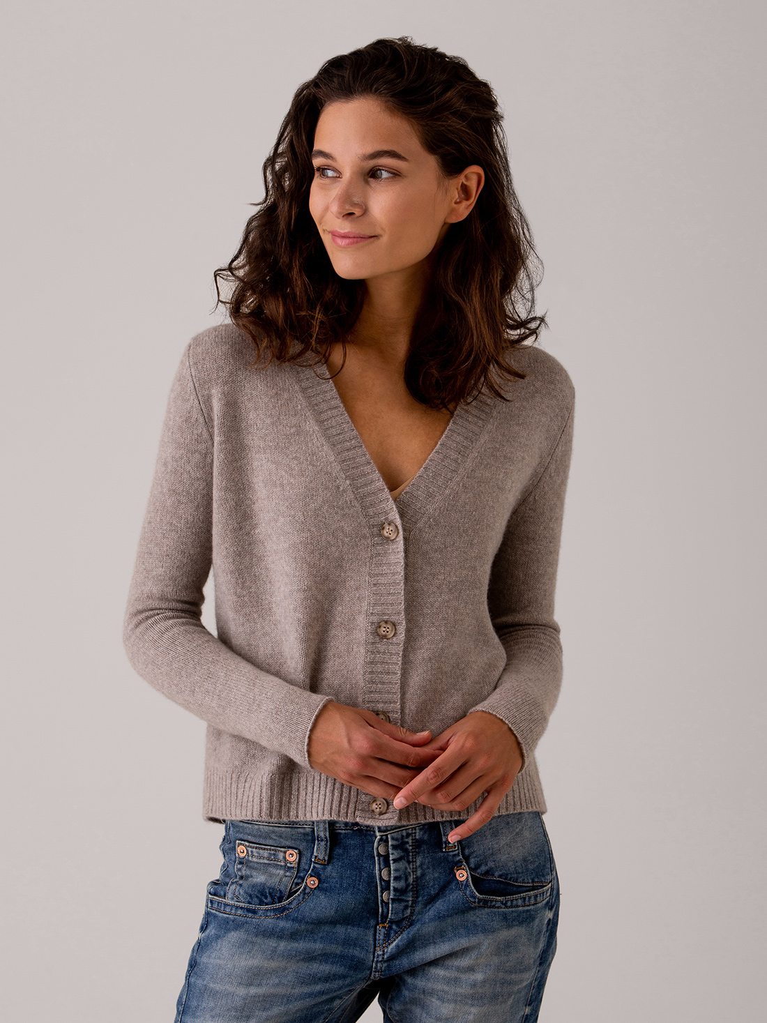 Detailansicht von Strickjacke aus Cashmere von DANIELS