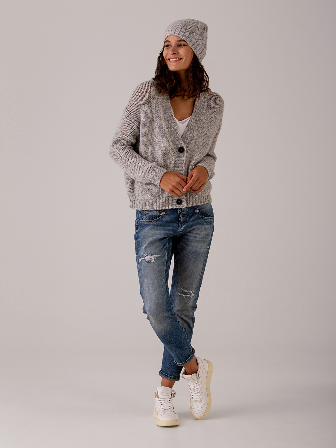 Detailansicht von Strickjacke aus Alpakawolle von ROBERTO COLLINA