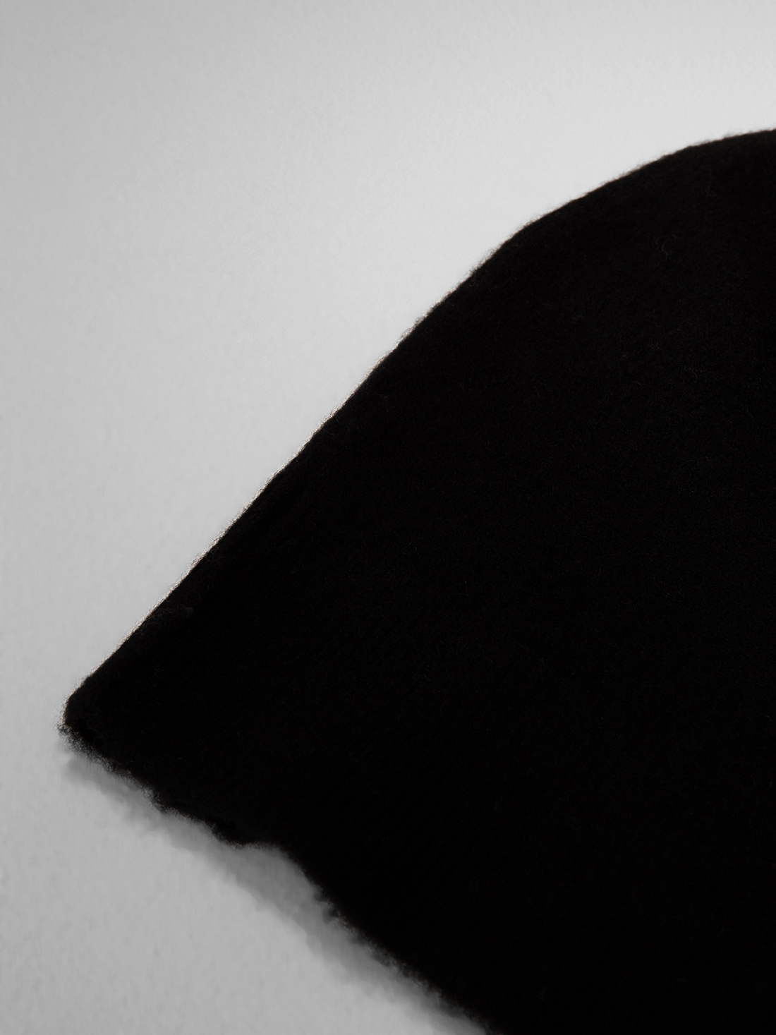 Detailansicht von Mütze aus Merinowolle von AVANT TOI