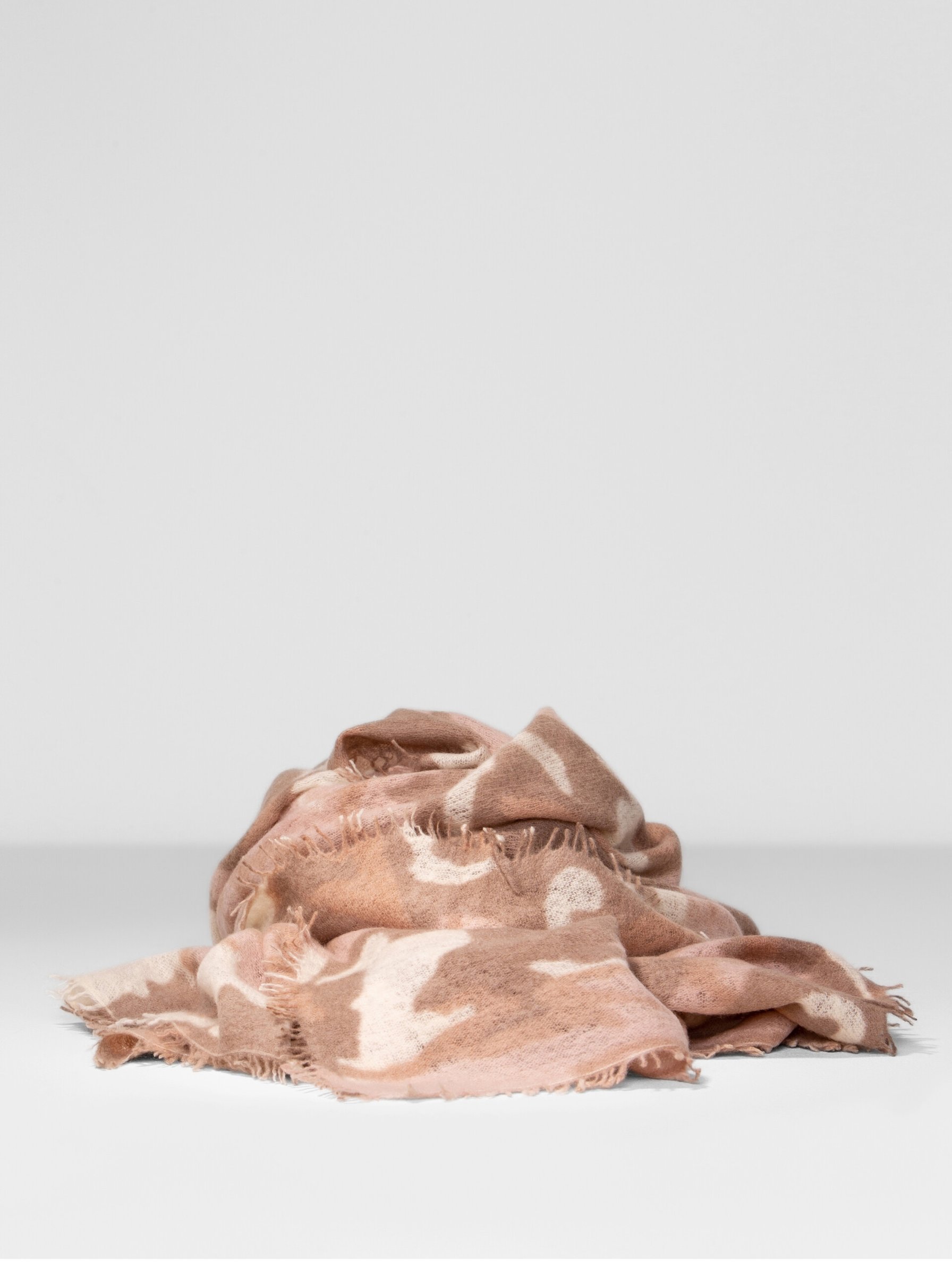 Detailansicht von Schal aus Cashmere von PUR SCHOEN