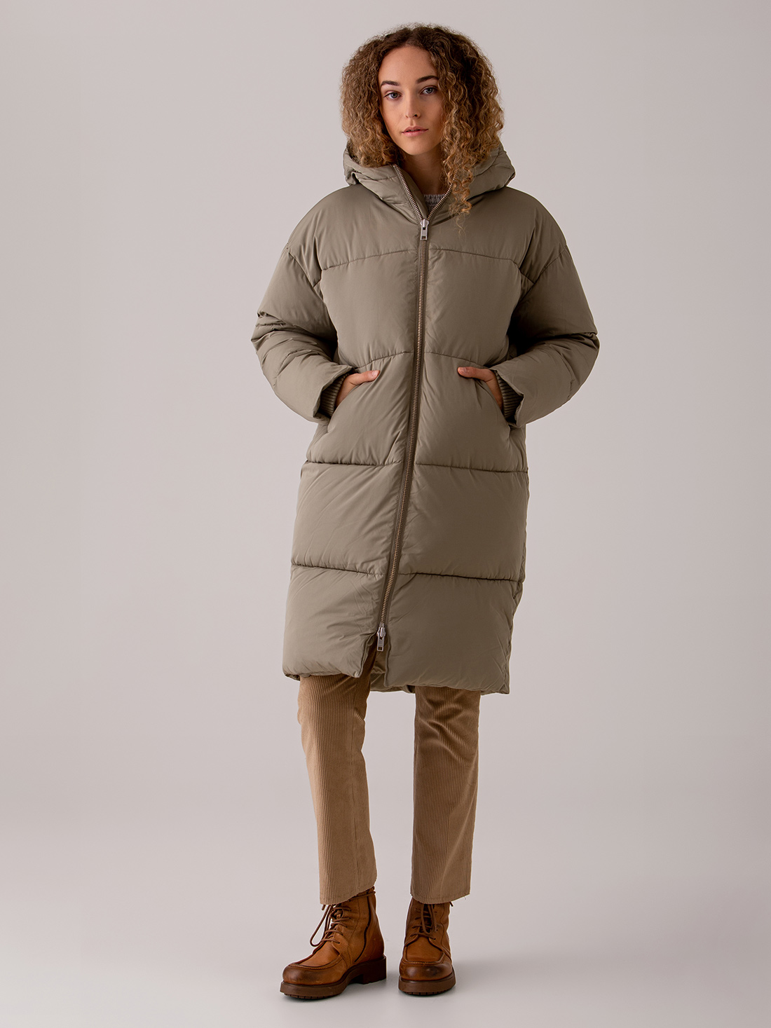 Detailansicht von Steppmantel von EMBASSY