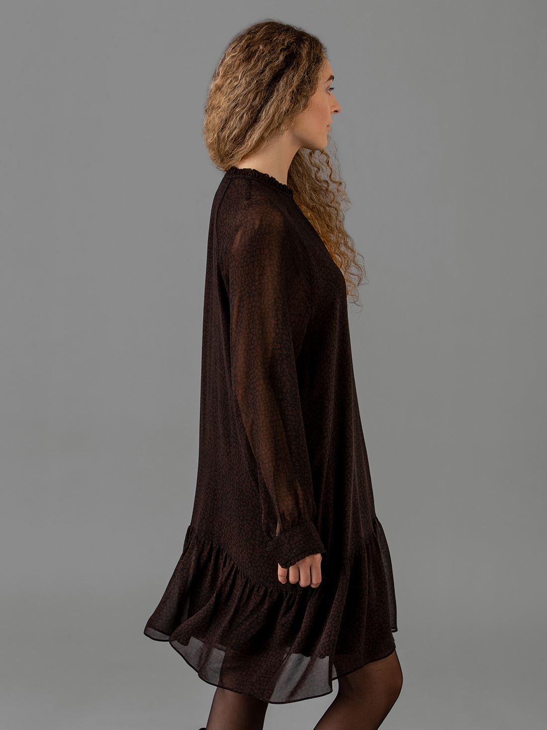 Detailansicht von Midi-Blusenkleid von IHEART