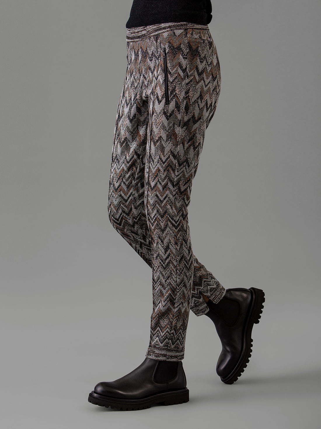 Detailansicht von Gemusterte Hose im Jogging-Stil von CAMBIO