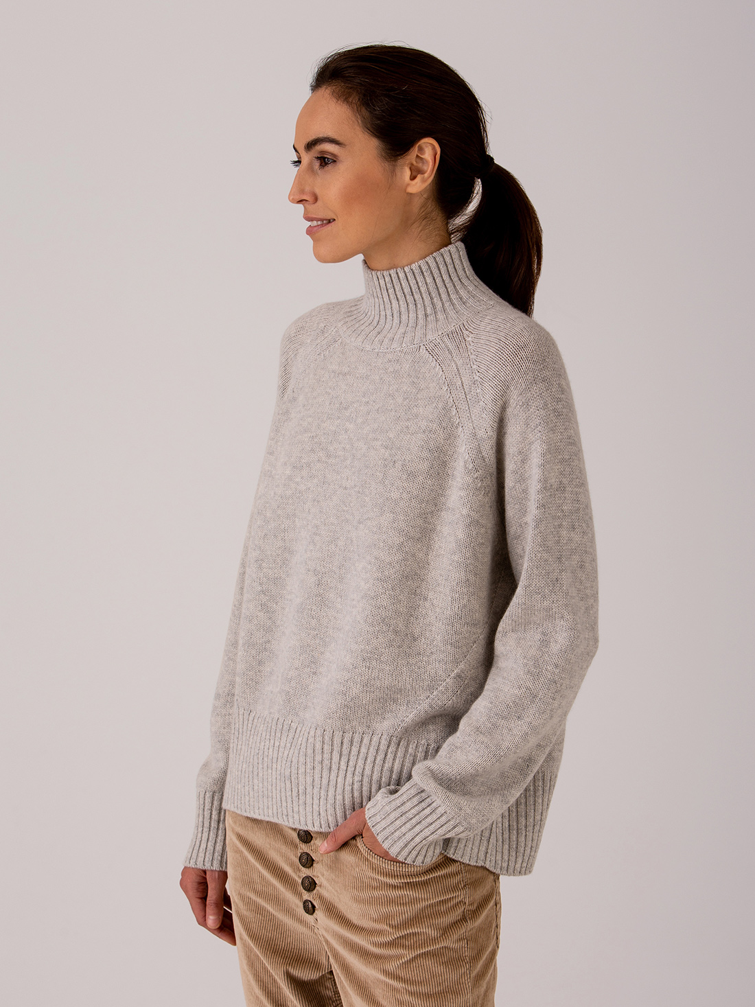 Detailansicht von Turtleneck Pullover aus Schurwolle von ALLUDE