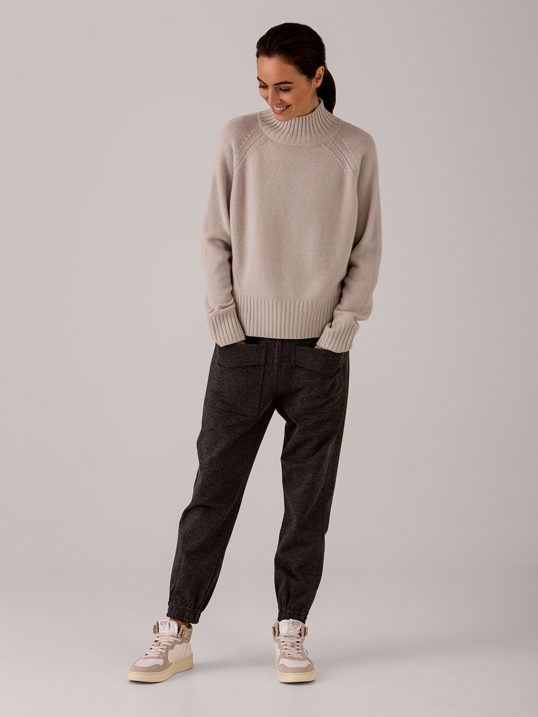 Detailansicht von Turtleneck Pullover aus Schurwolle von ALLUDE