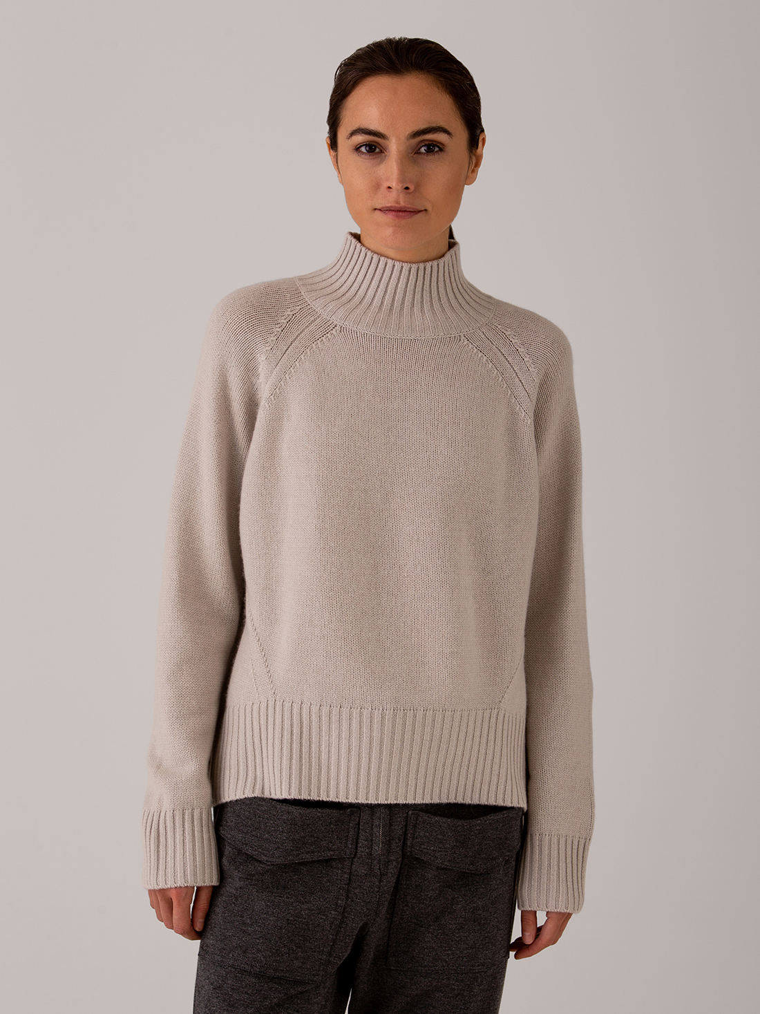 Detailansicht von Turtleneck Pullover aus Schurwolle von ALLUDE