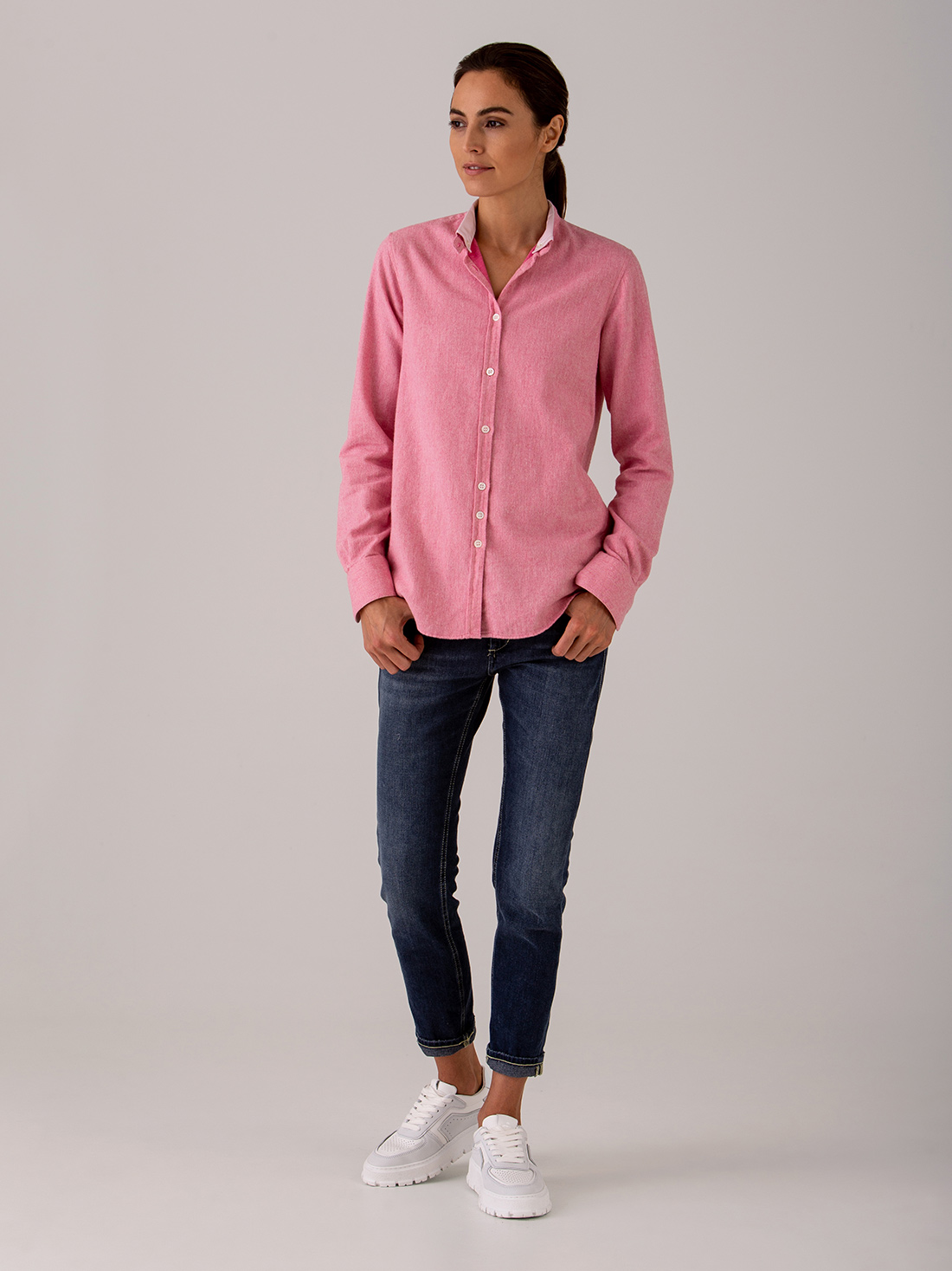 Detailansicht von Flanellbluse mit Stehkragen aus Baumwolle von AGLINI