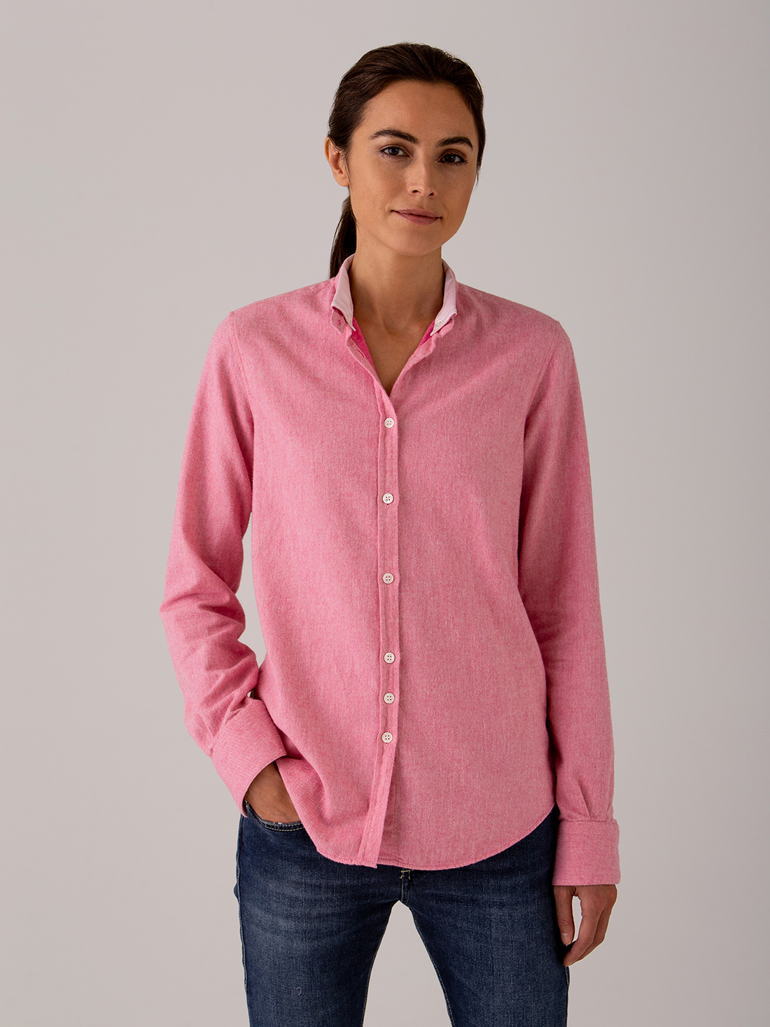 Detailansicht von Flanellbluse mit Stehkragen aus Baumwolle von AGLINI