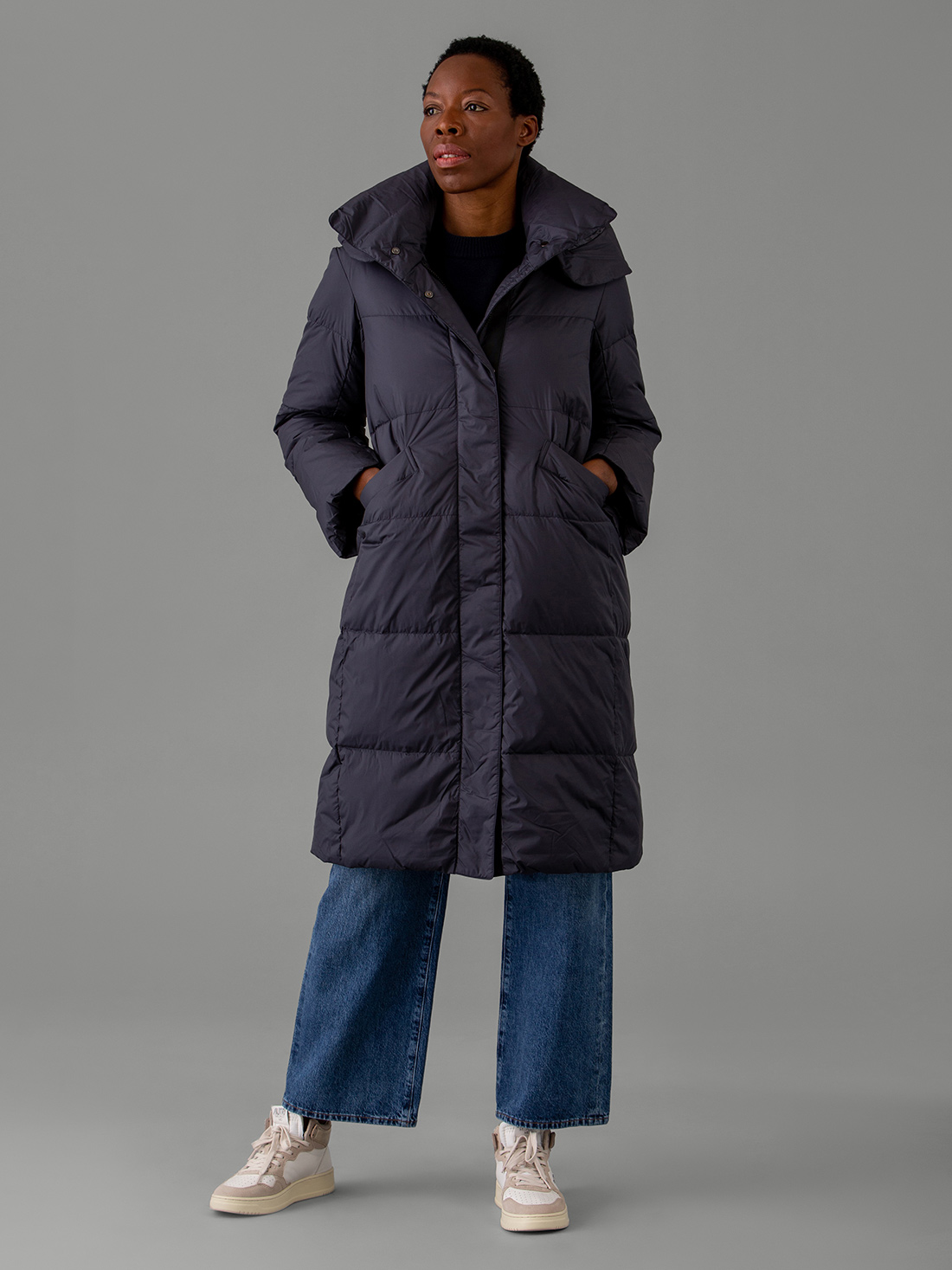 Detailansicht von Daunenmantel von LIS LAREIDA