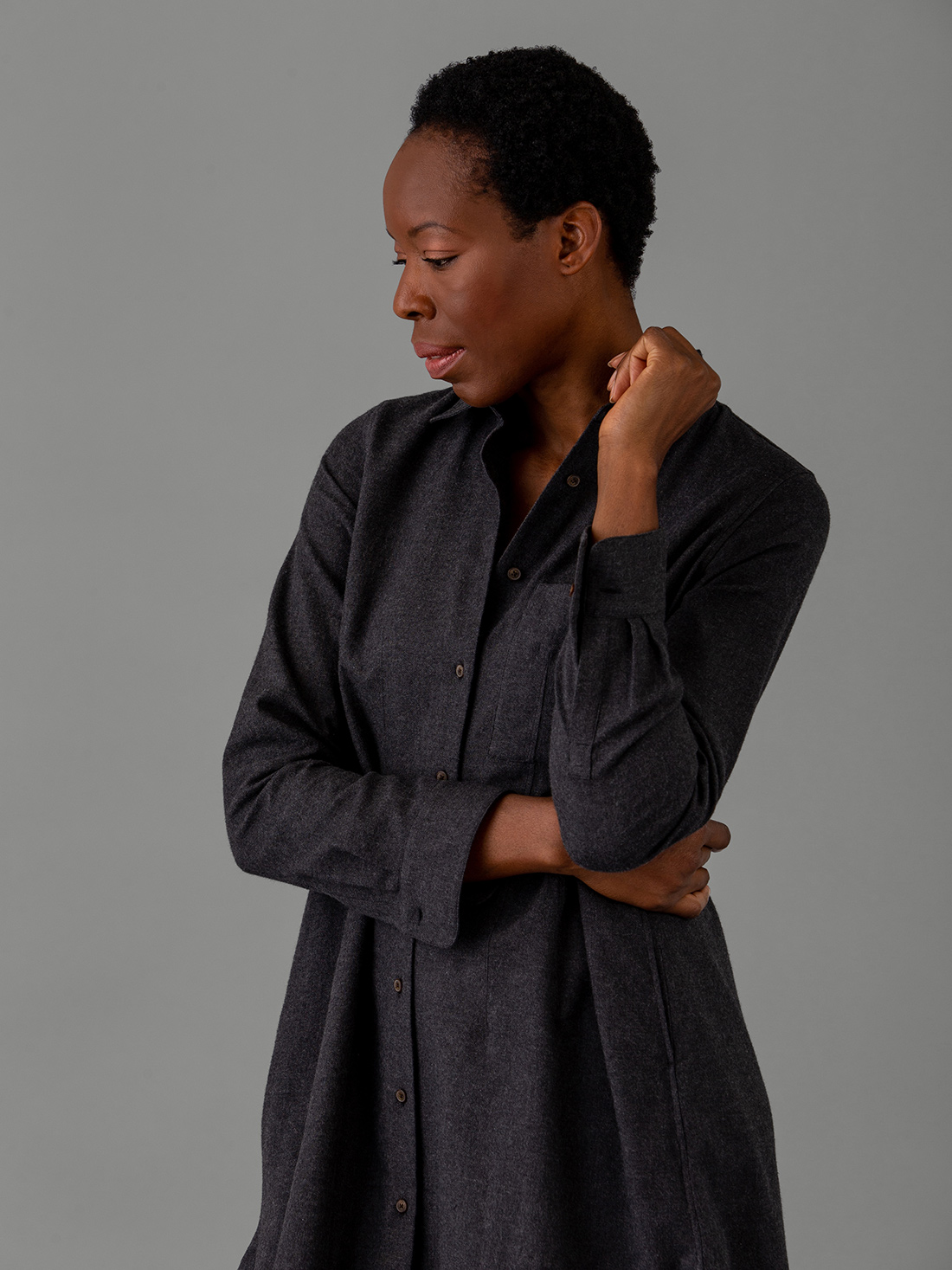 Detailansicht von Kurzes Hemdblusenkleid aus Baumwolle von LIS LAREIDA