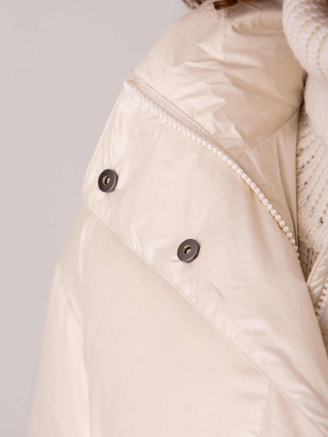 Detailansicht von Daunenjacke von LIS LAREIDA