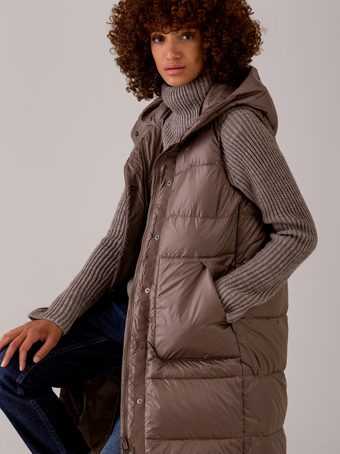 Detailansicht von Daunenweste von LIS LAREIDA