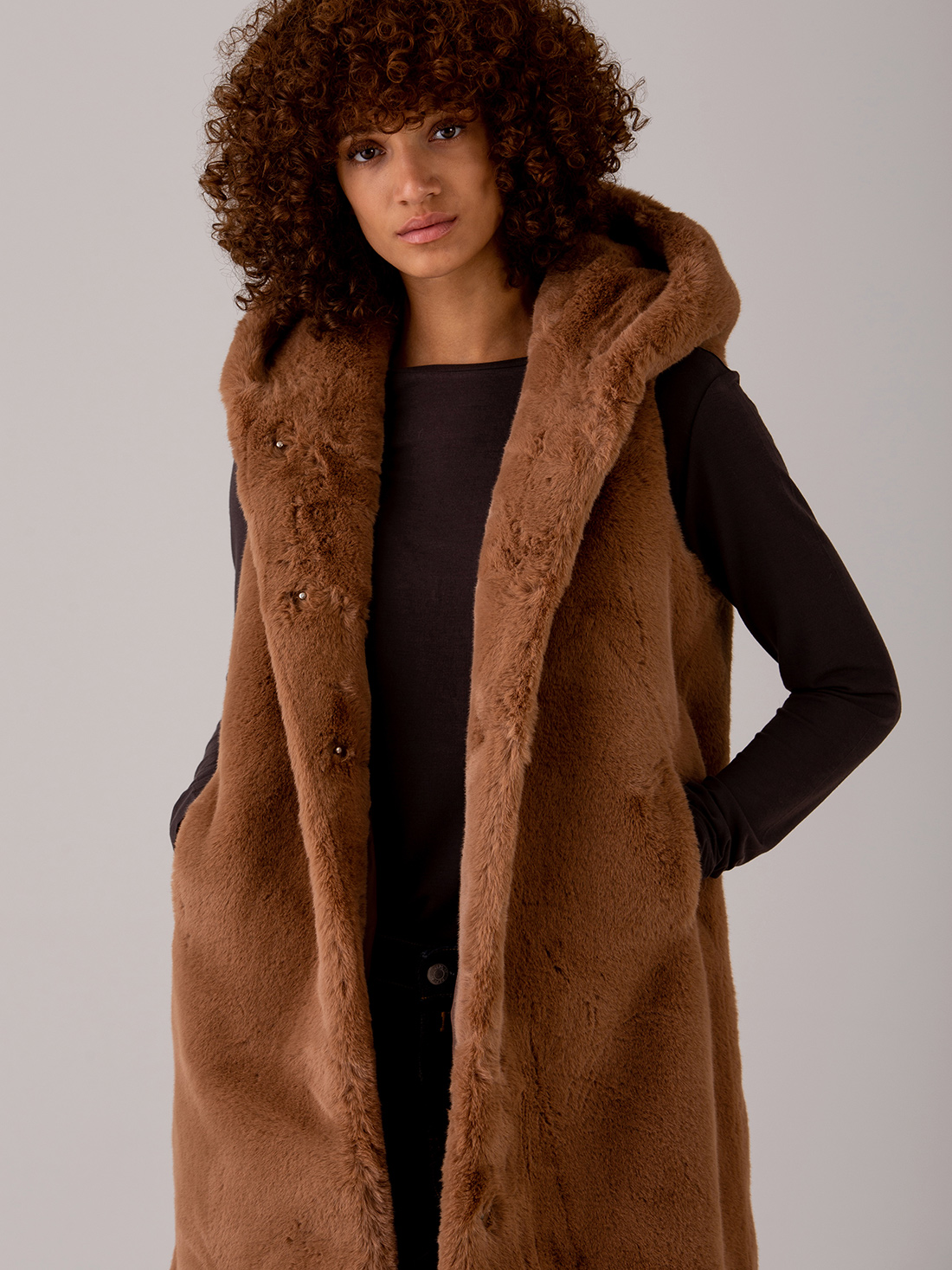 Detailansicht von Kunstfellweste von BOMBOOGIE