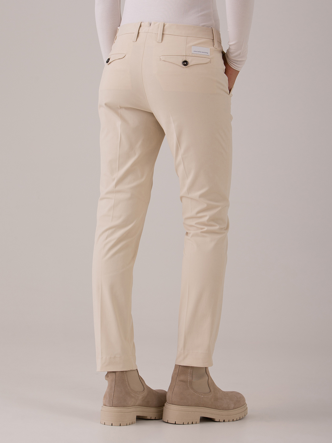 Detailansicht von Chinohose aus Baumwolle von NINE IN THE MORNING