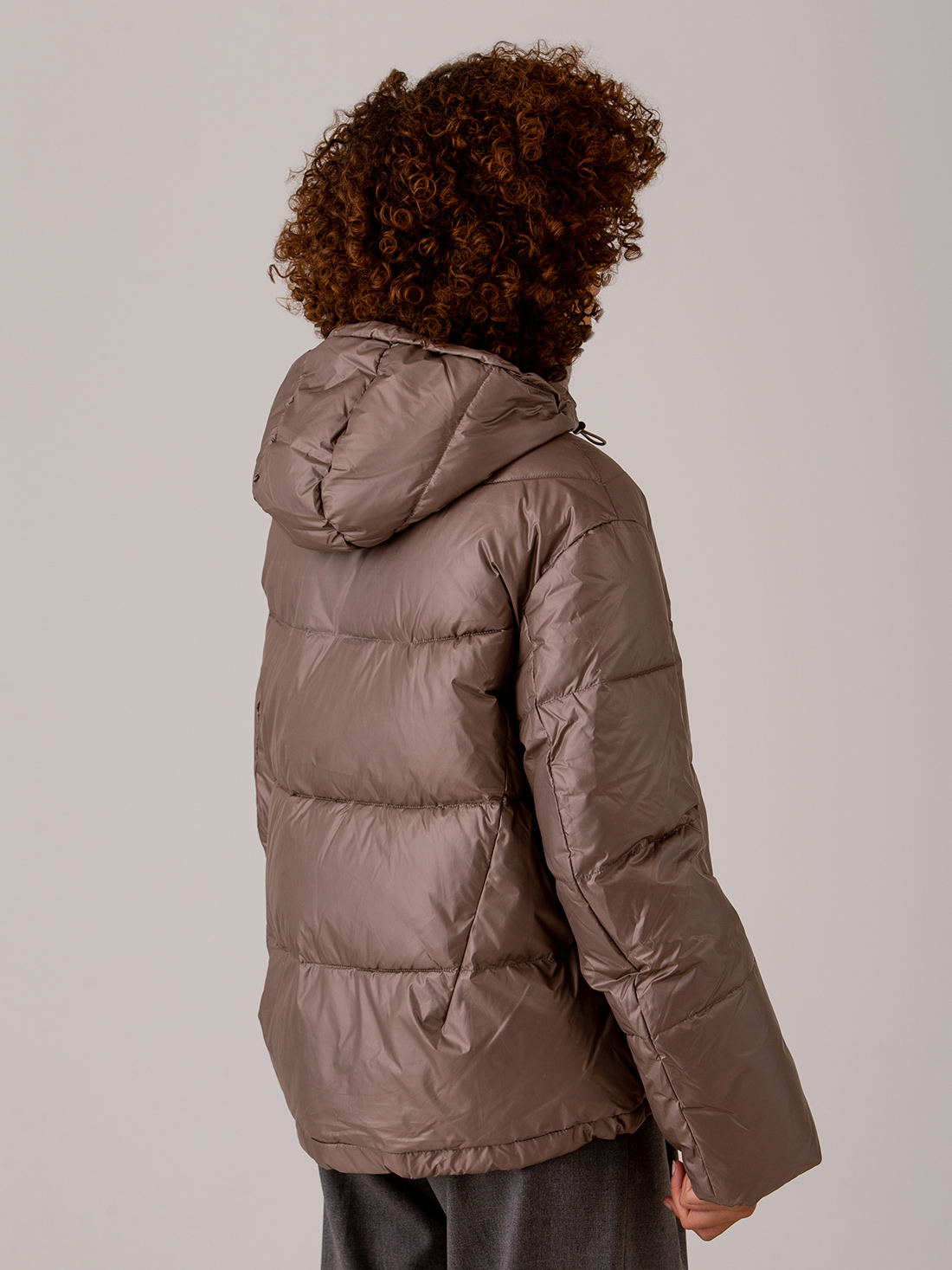 Detailansicht von Daunenjacke von LIS LAREIDA