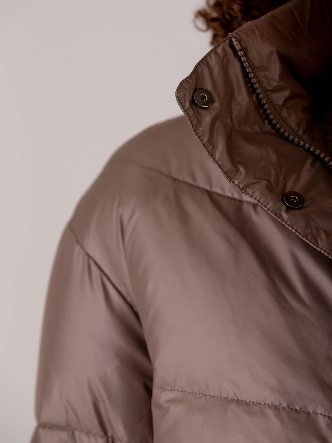 Detailansicht von Daunenjacke von LIS LAREIDA