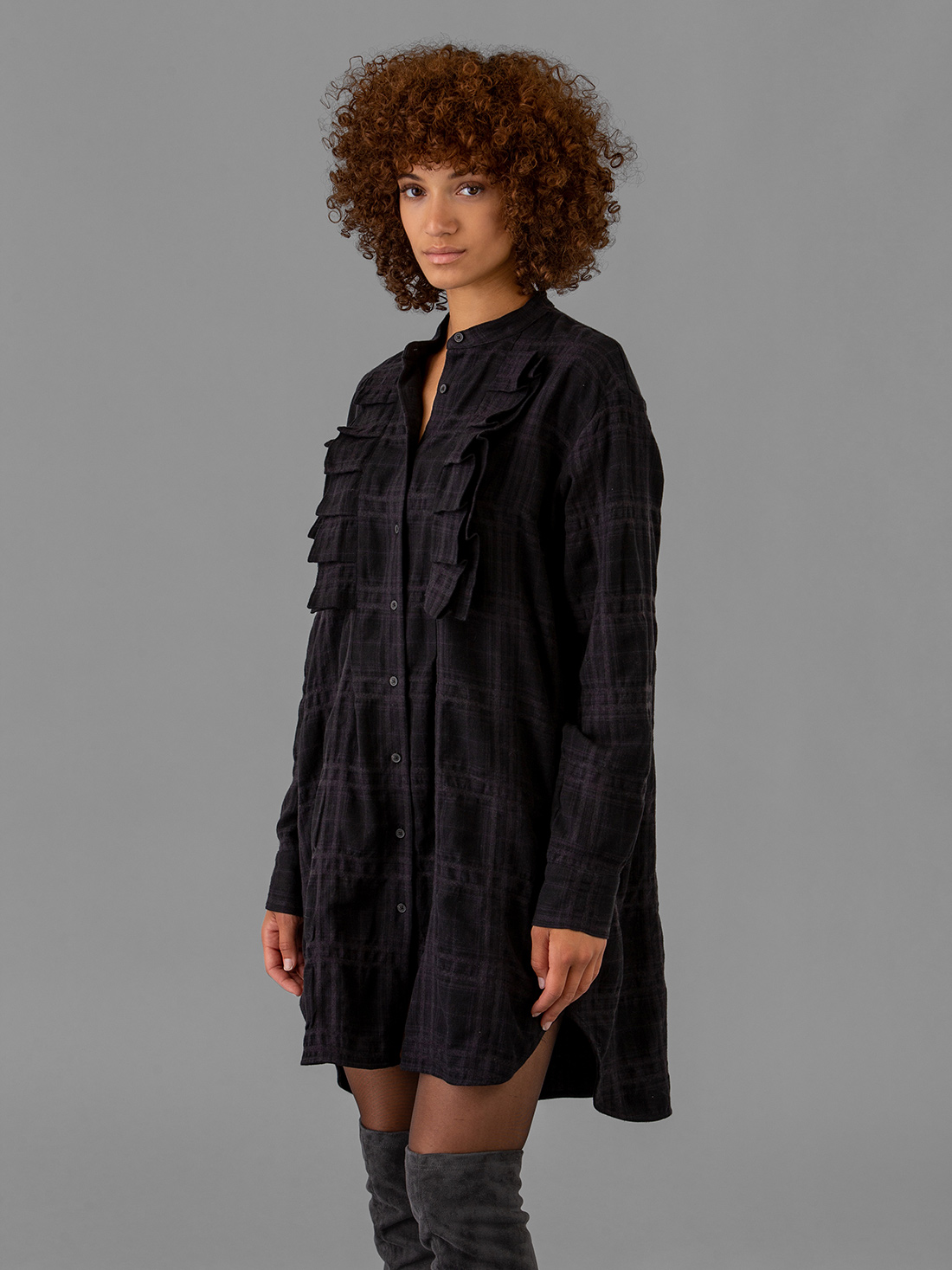 Detailansicht von Midi-Hemdblusenkleid aus Baumwolle von LIS LAREIDA