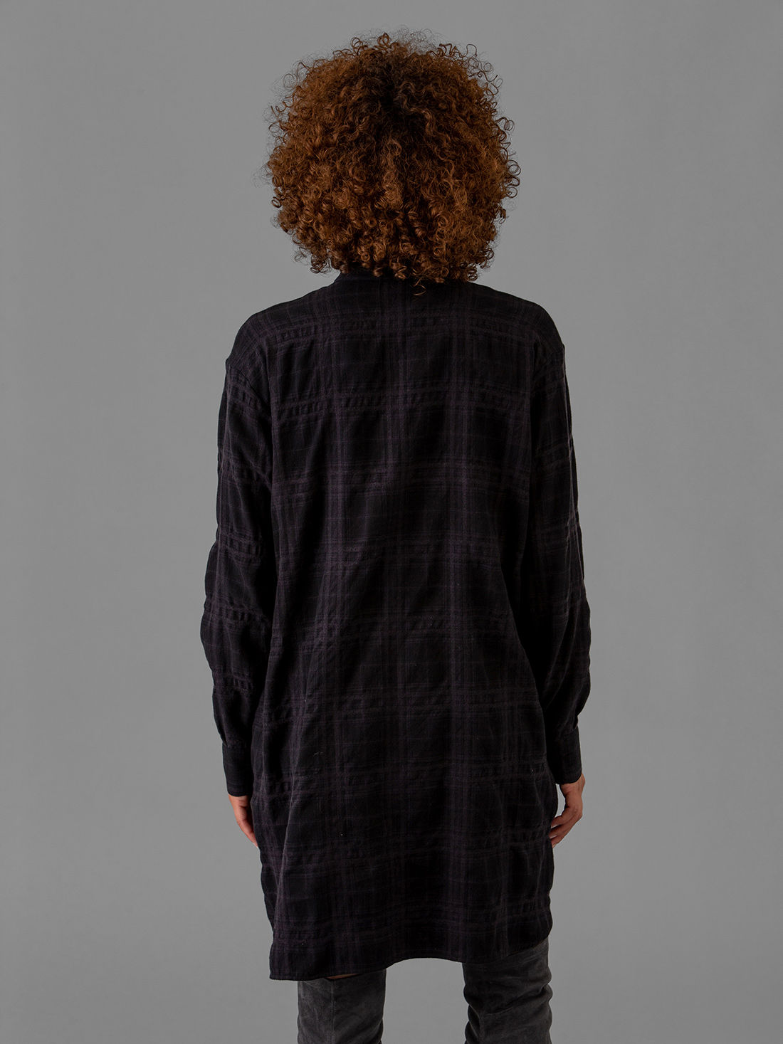 Detailansicht von Midi-Hemdblusenkleid aus Baumwolle von LIS LAREIDA