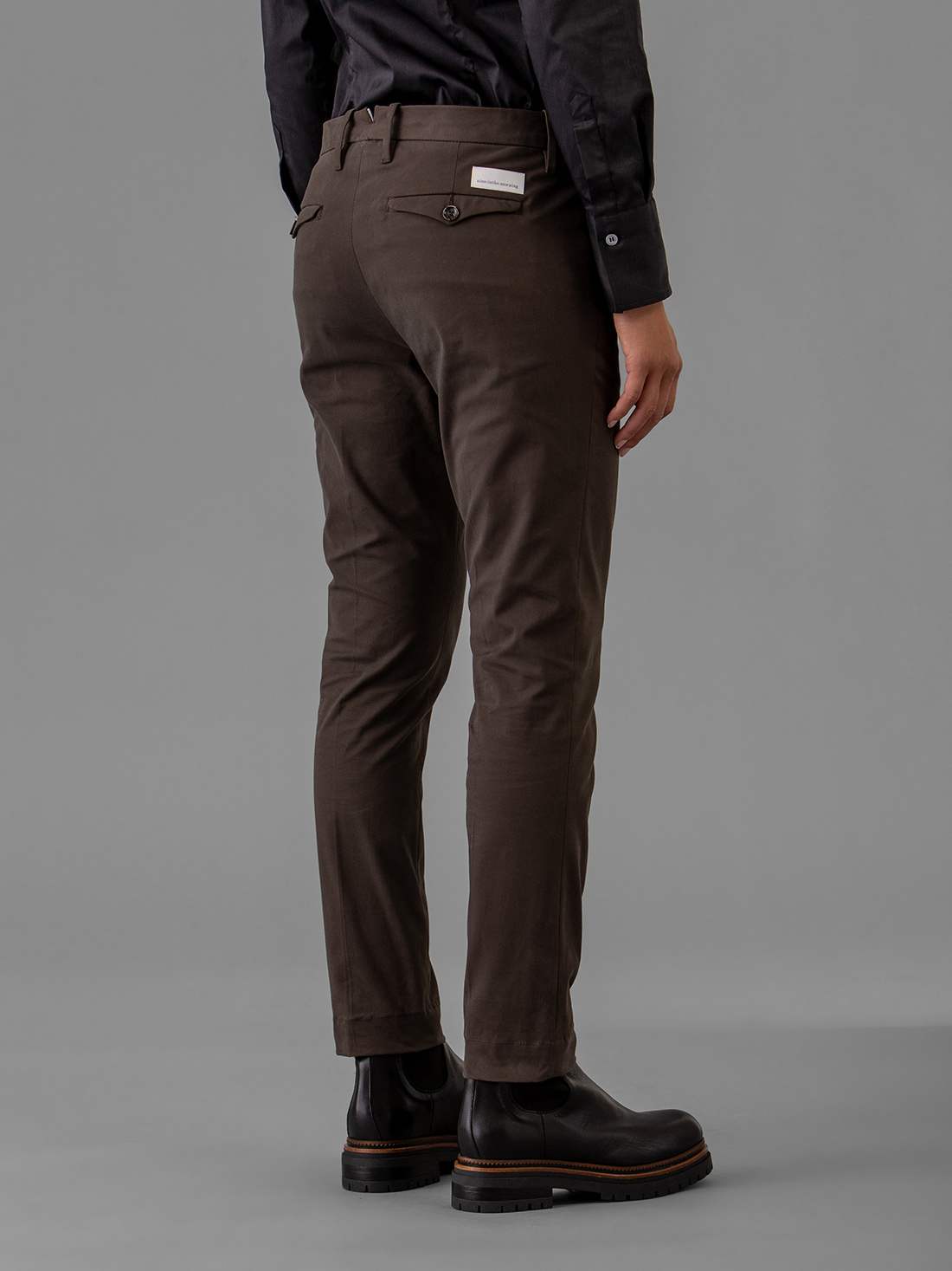 Detailansicht von Chinohose aus Baumwolle von NINE IN THE MORNING